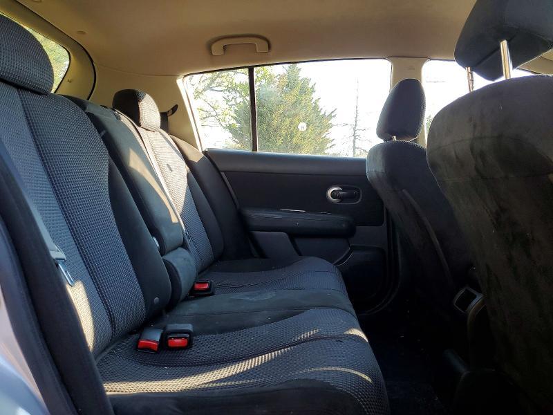 2010 Nissan Versa 1.8 s