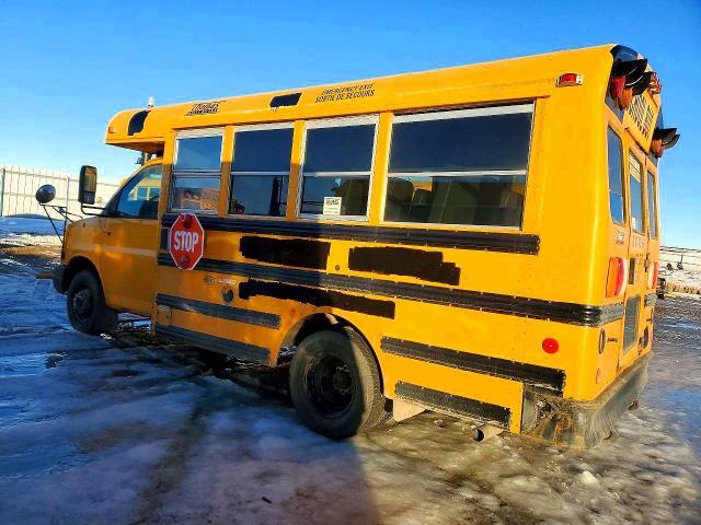 2010 Chev Express Cutaway G3500