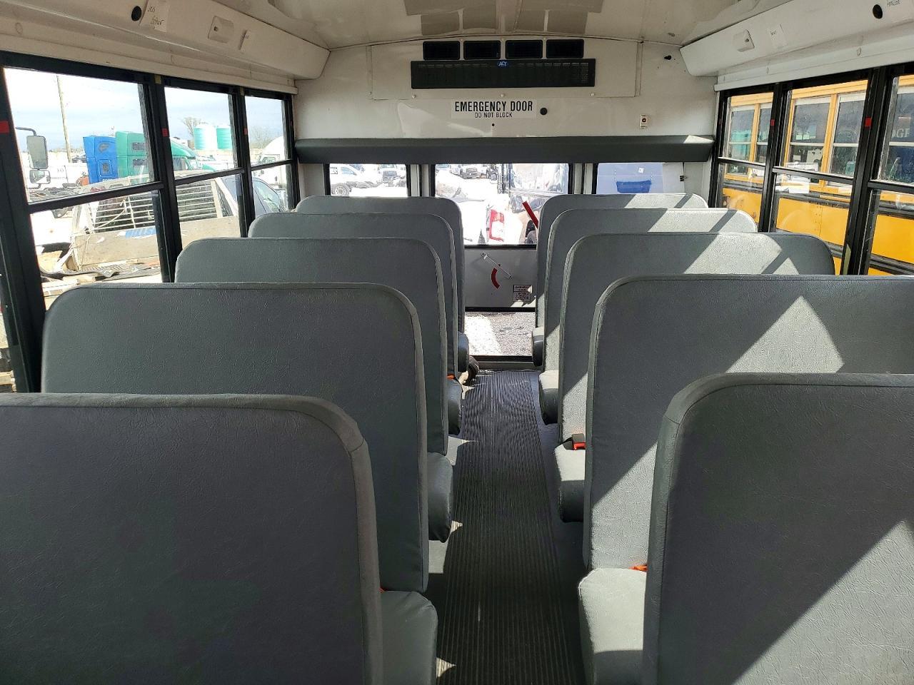 2013 Chevrolet 2013 Collins Bantam G4500-School Bus