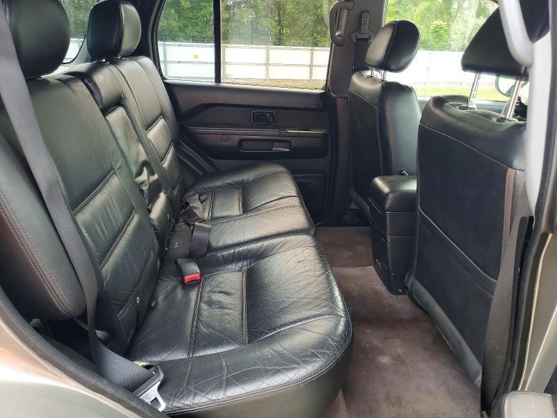 2004 Nissan Pathfinder se