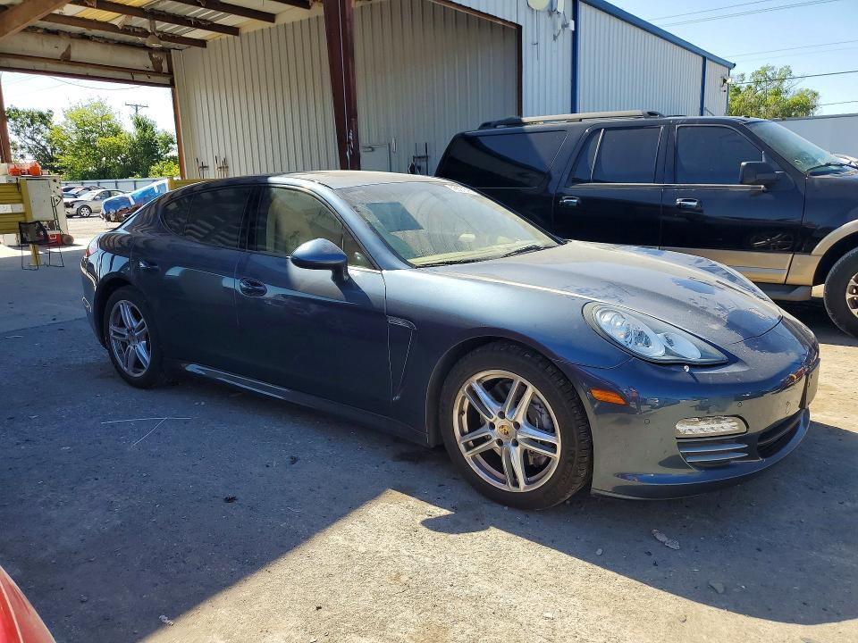 2012 Porsche Panamera 2