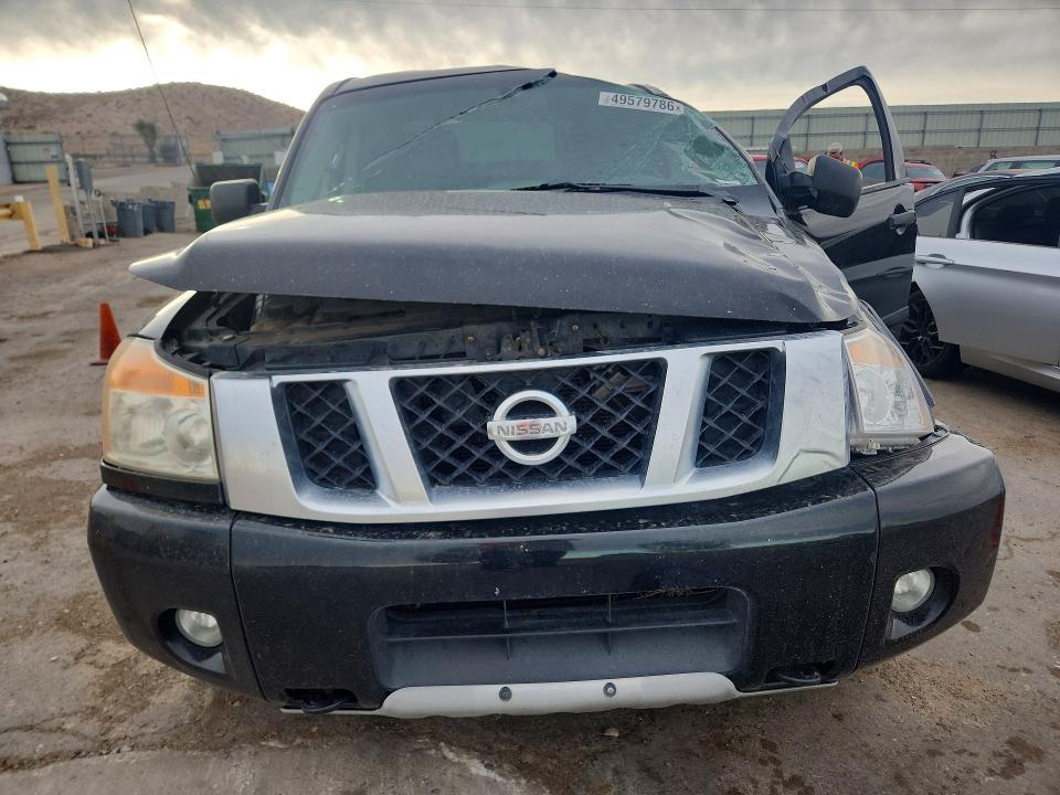 2013 Nissan Titan sv