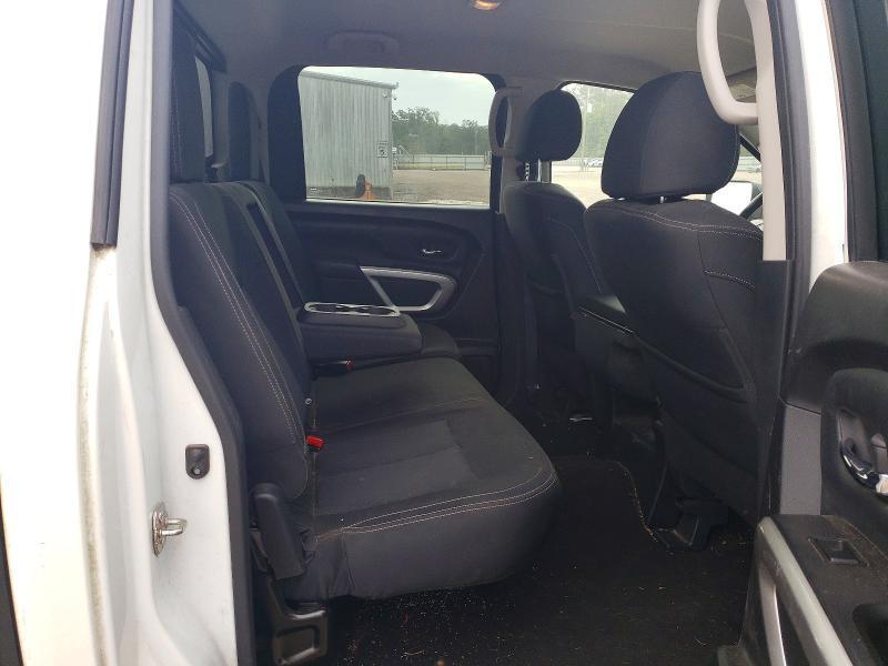 2019 Nissan Titan SV