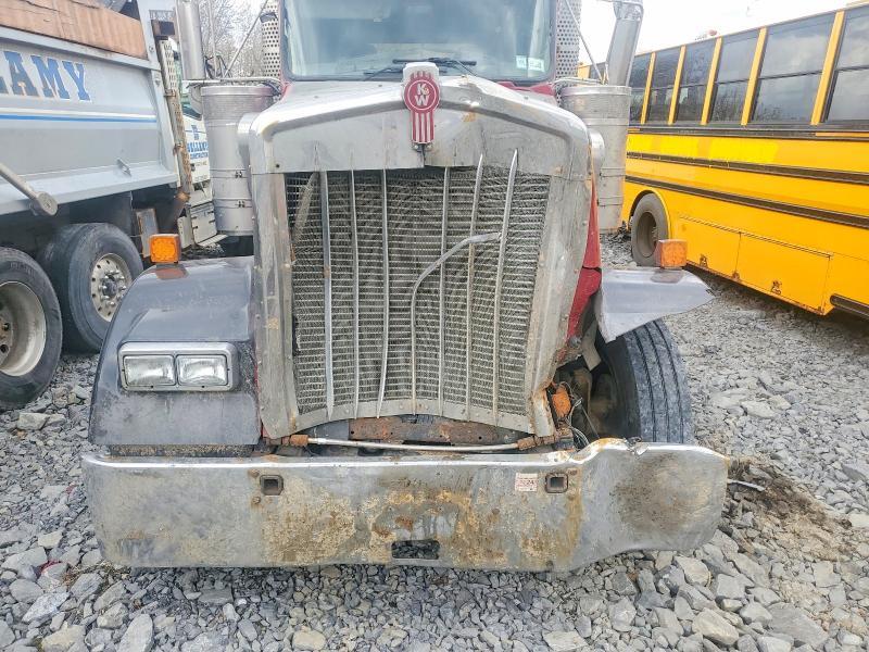 2010 Kenworth Construction W900