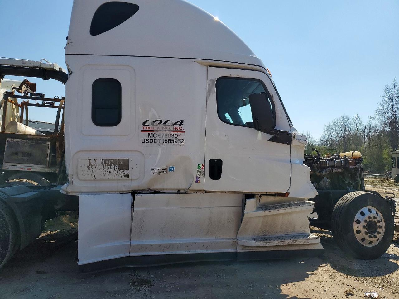 2019 Freightliner Cascadia 126 Semi Truck