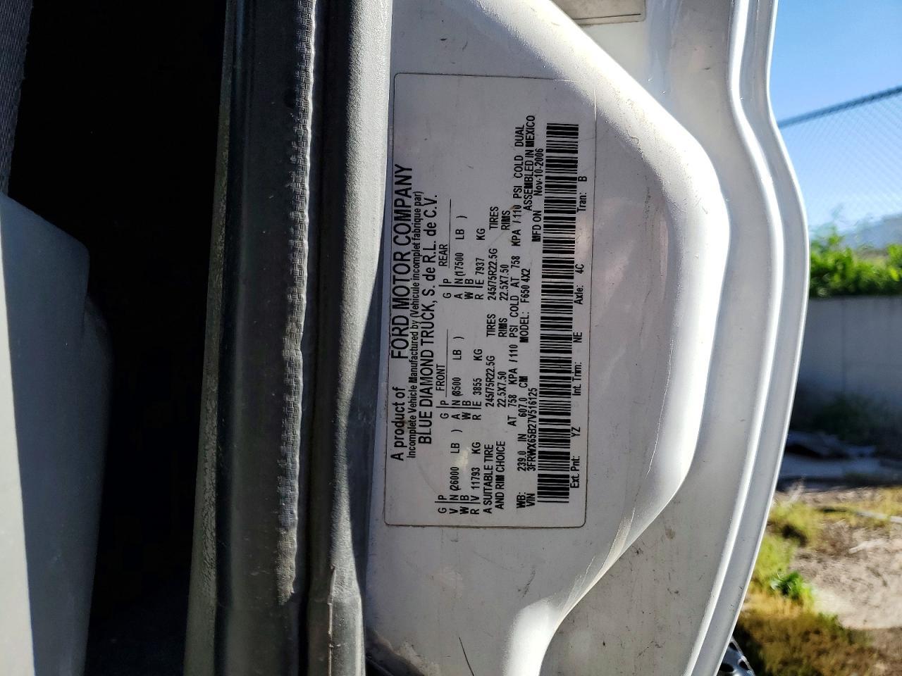 2007 Ford F650 Super Duty Rollback Truck
