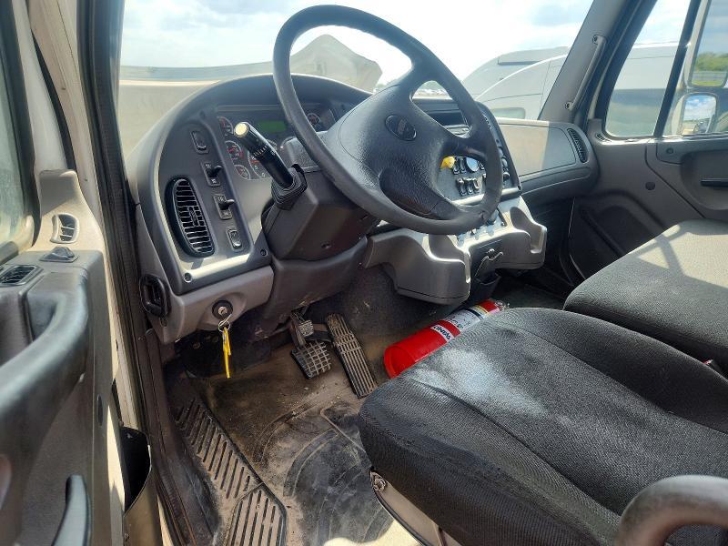 2016 Freigliner 2016 Freightliner Business Class M2 Flatbed Truck