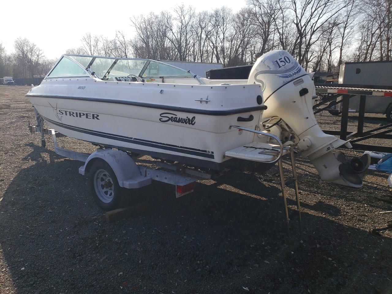 2000 STR Boat