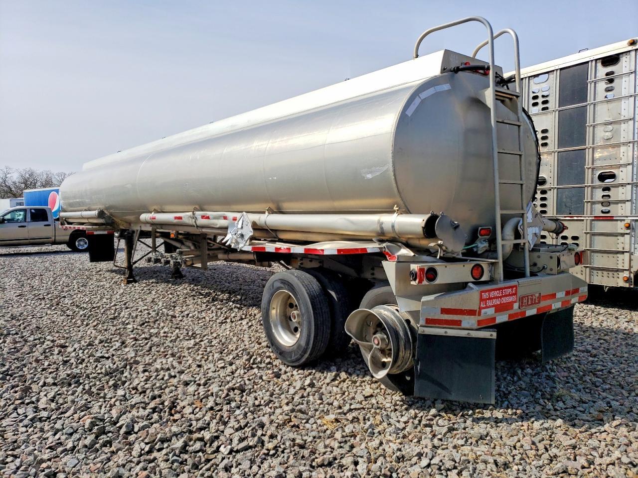 2000 Heil Tank Trailer
