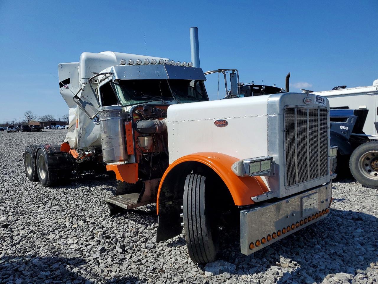 1995 Peterbilt 379 Semi Truck