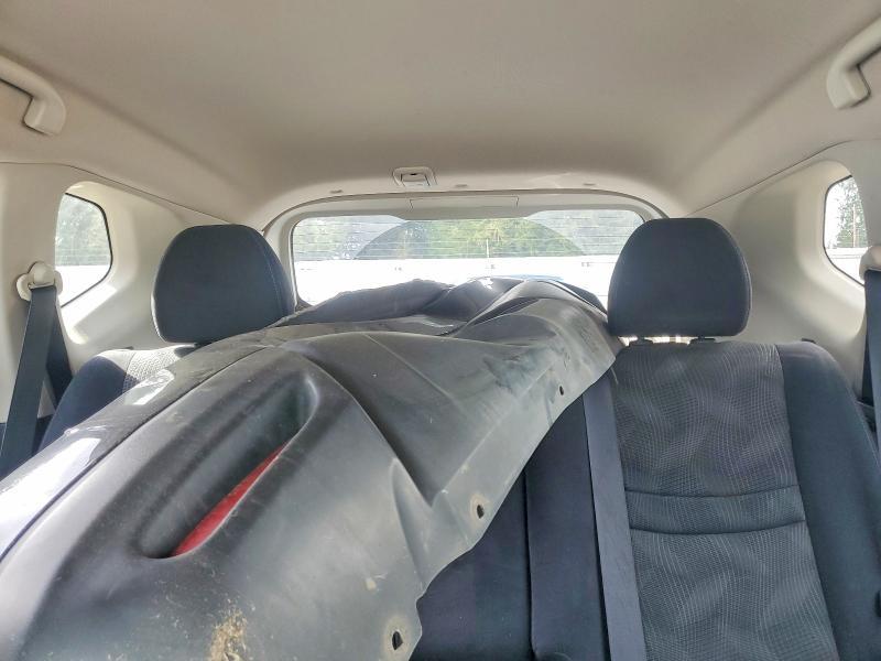 2015 Nissan Rogue sv