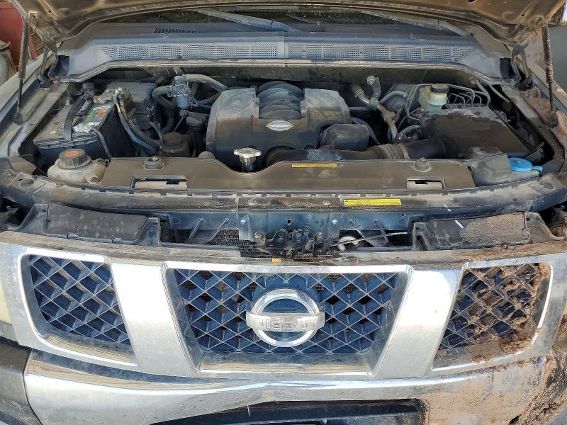 2004 Nissan Titan XE