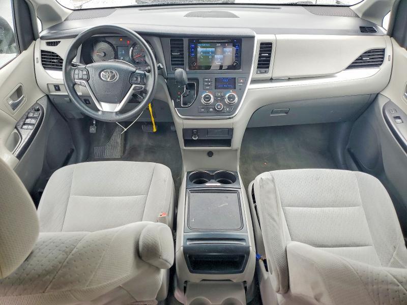 2016 Toyota Sienna le