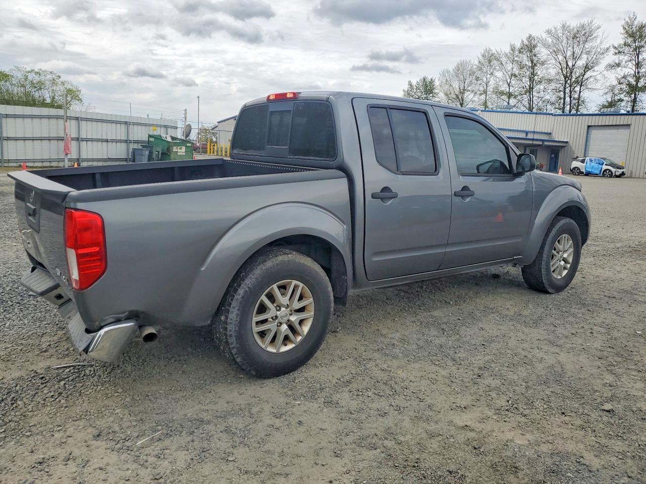 2016 Nissan Frontier SV