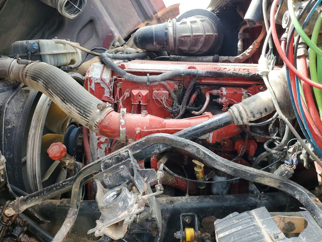 2004 Volv O VNL Semi Truck