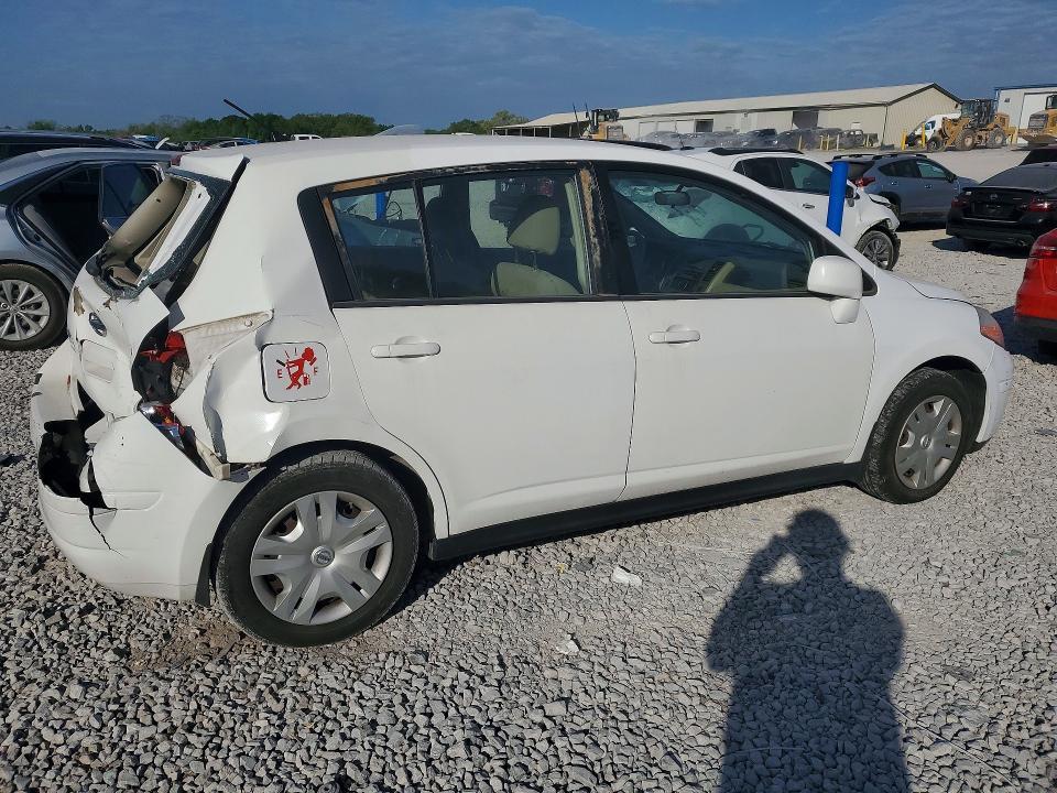 2010 Nissan Versa 1.8 s
