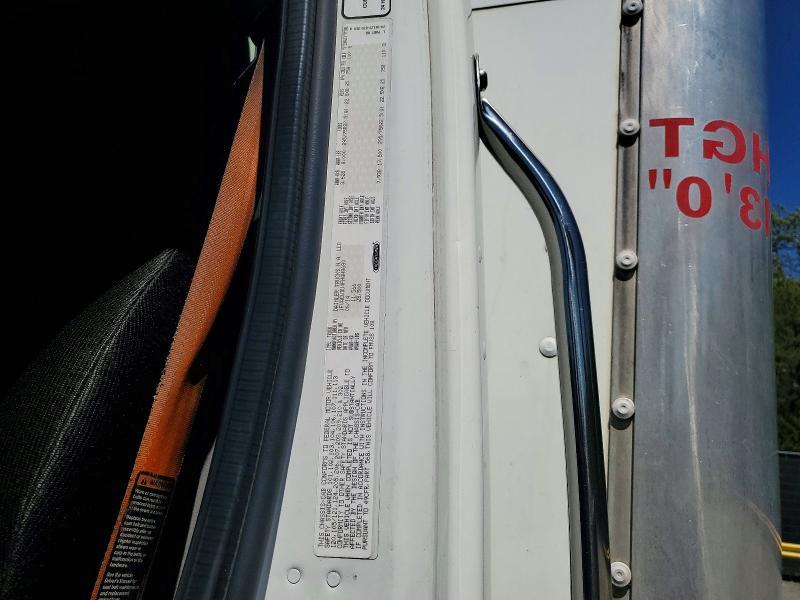 2015 Freightliner Business Class M2 BOX Truck