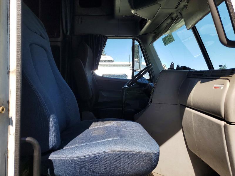 2004 Freightliner Convention