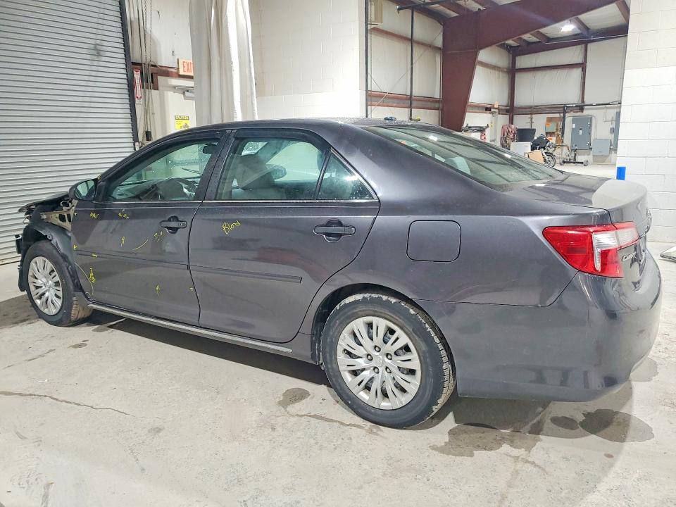 2014 Toyota Camry le