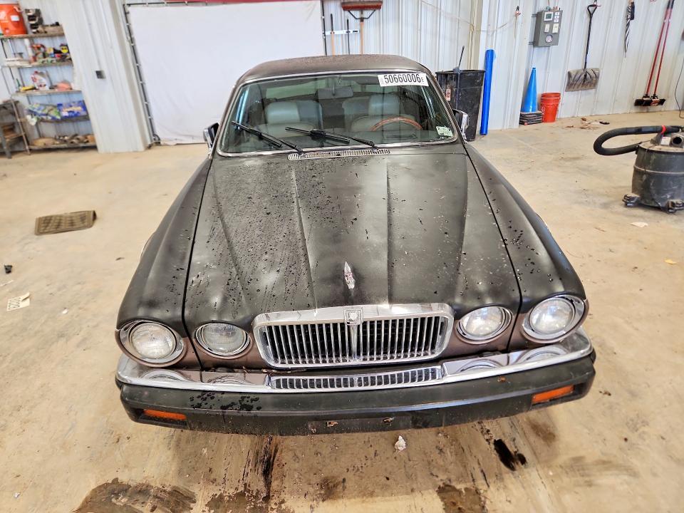 1985 Jaguar XJ6 Vanden Plas