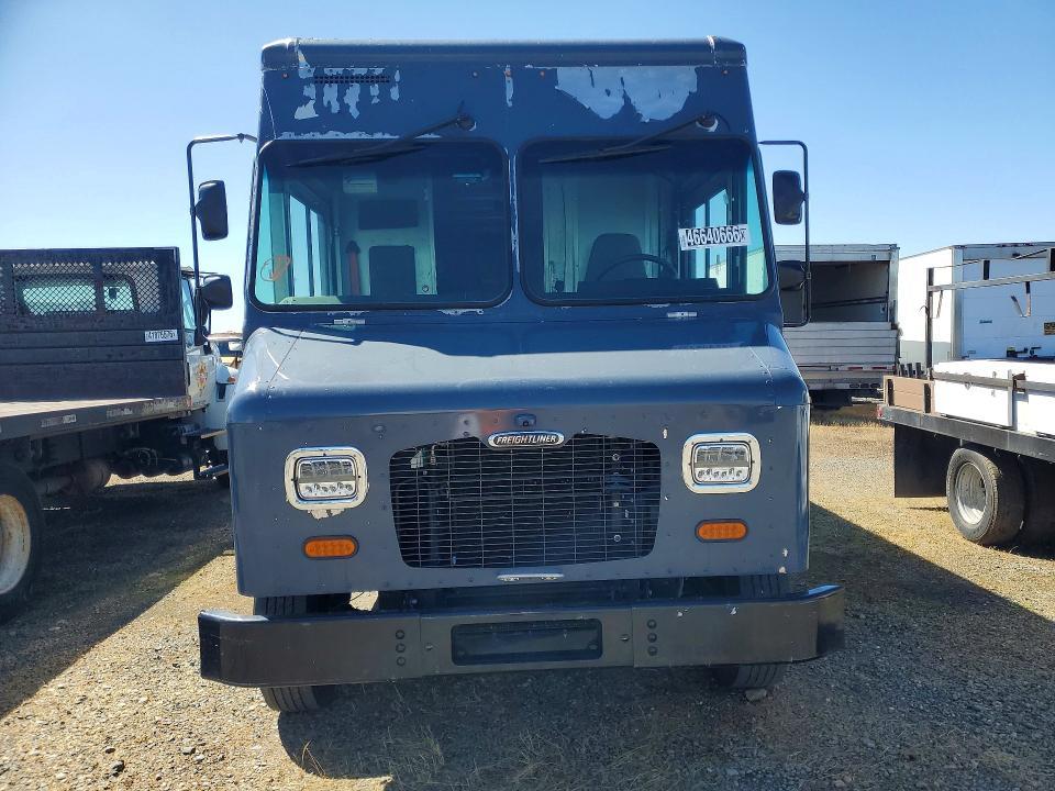 2020 Freightliner MT45G Chassis Delivery Truck
