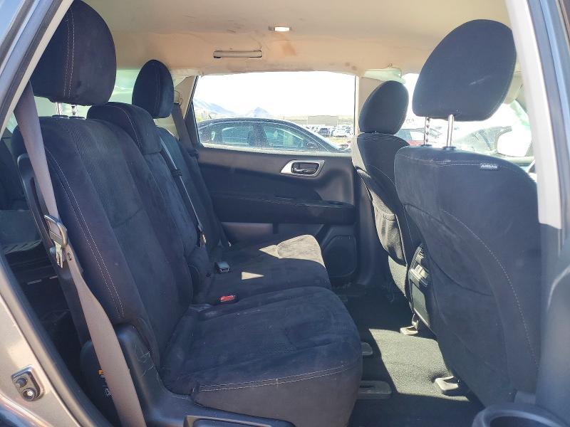 2015 Nissan Pathfinder sv