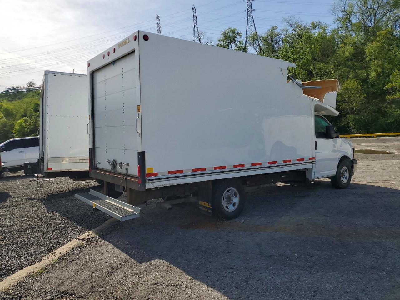 2022 GMC Savana BOX Truck