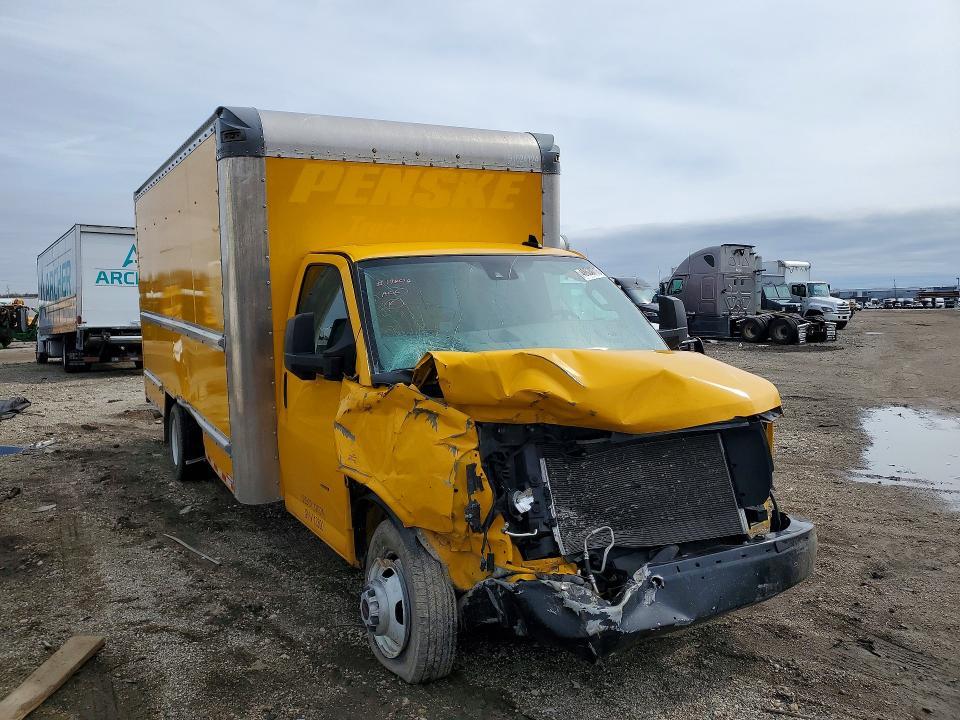 2022 GMC Savana BOX Truck