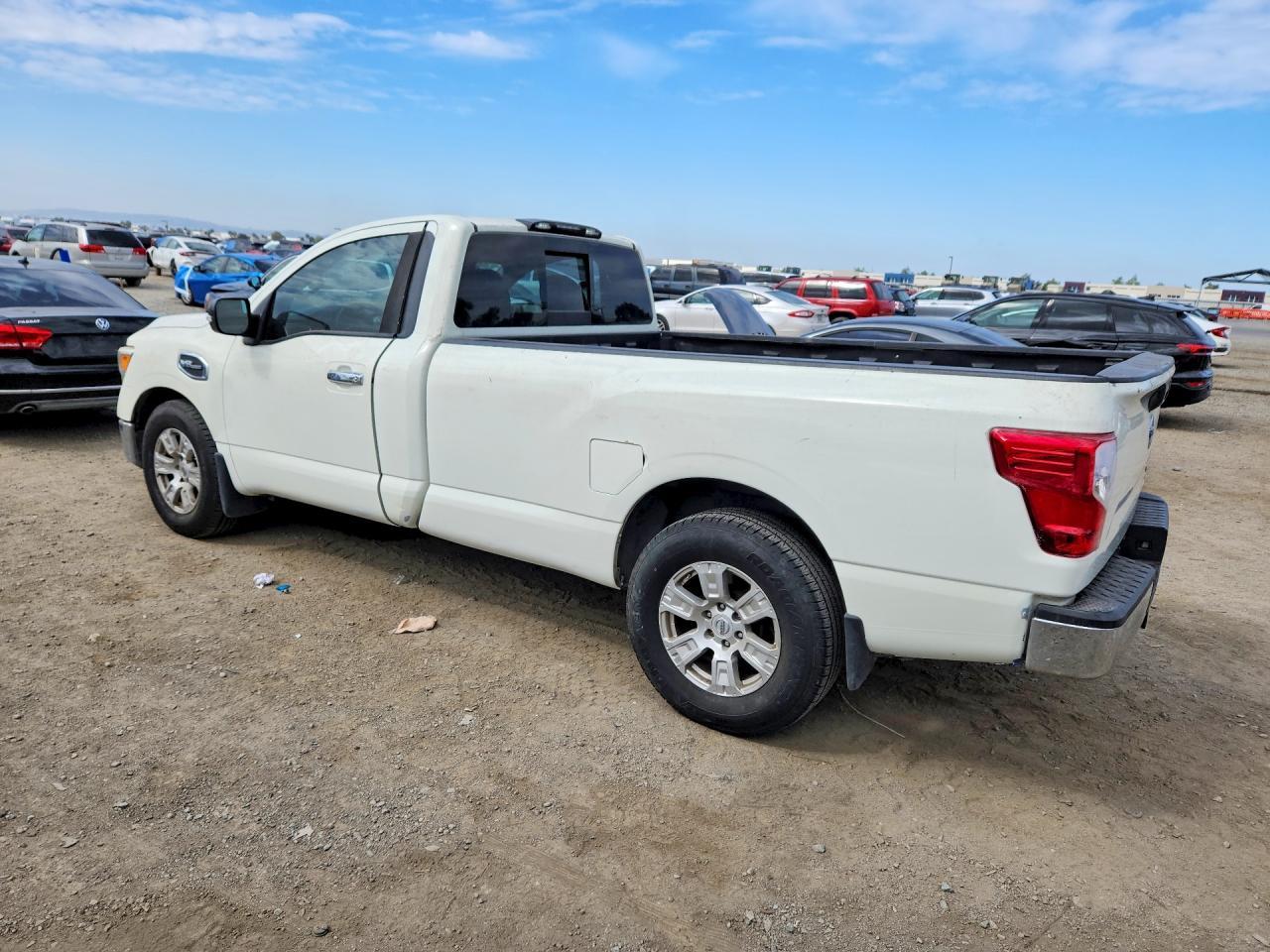 2017 Nissan Titan SV