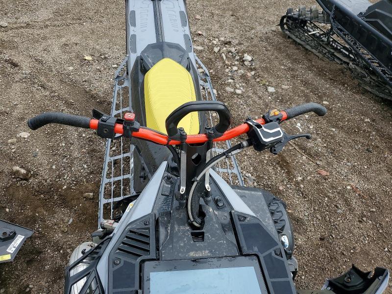 2025 Skidoo 2025 SKI-DO Snowmobile