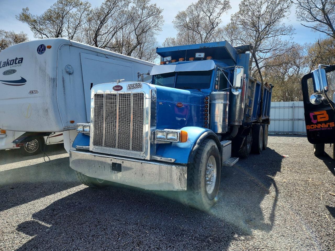 2003 Peterbilt 379 Dump Truck