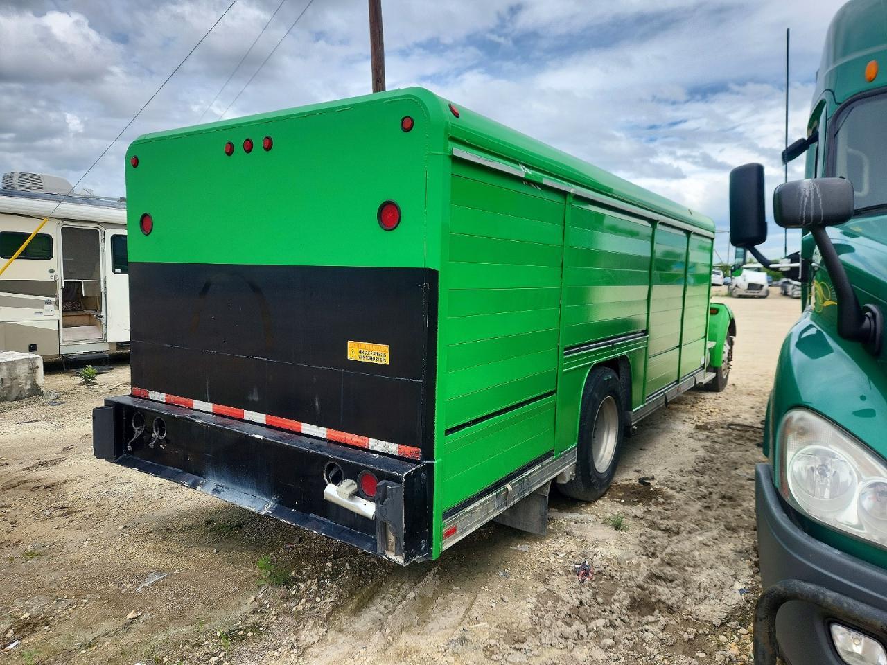 2007 Kenworth T300 Delivery Truck