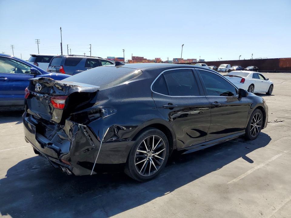 2021 Toyota Camry se