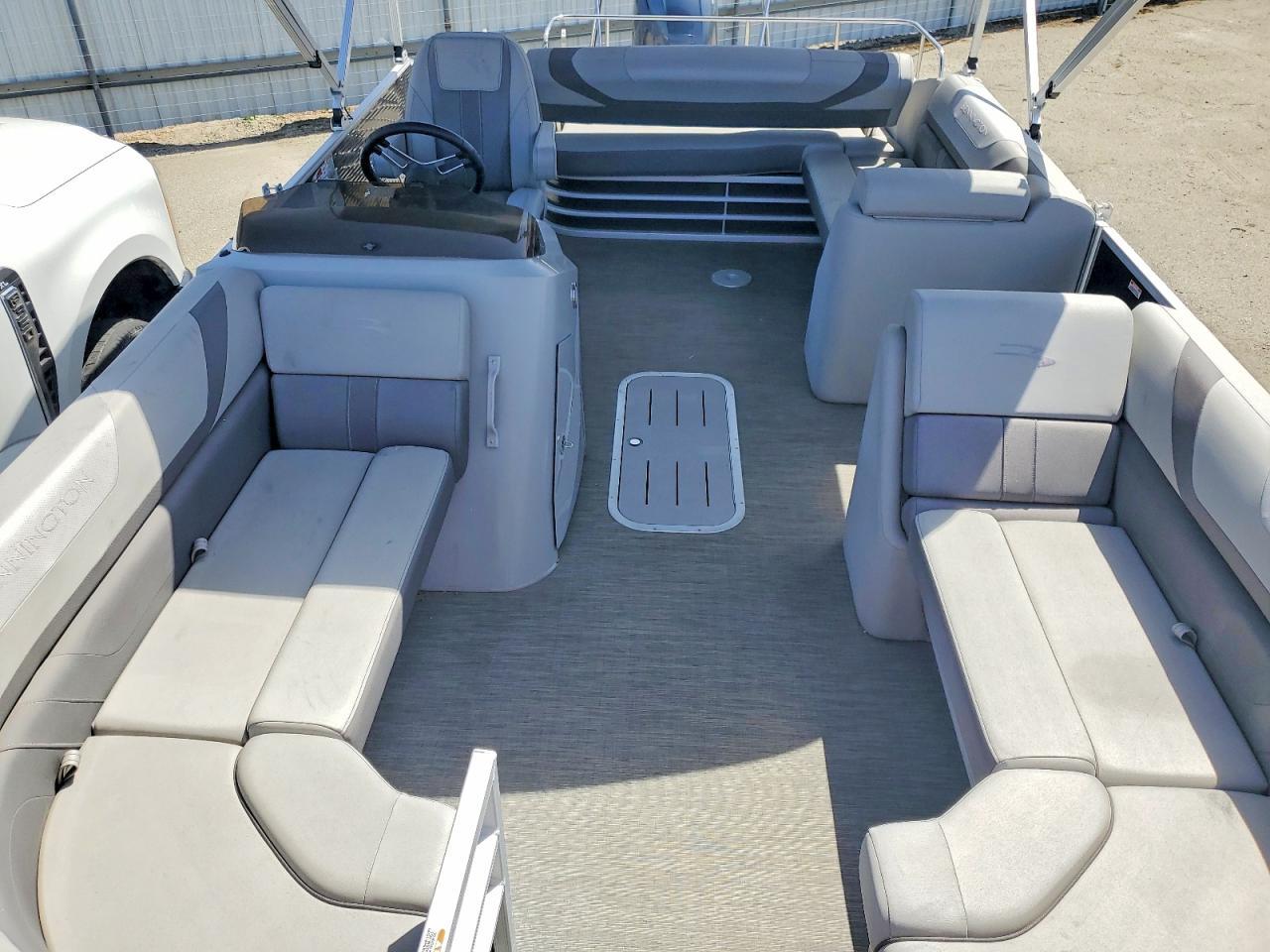 2023 Bennington Marine Boat-Pontoon Boat