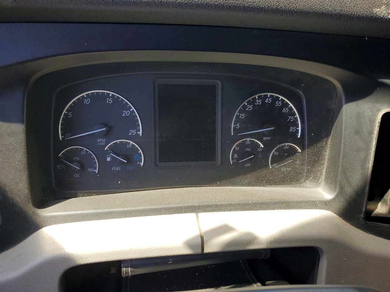 2018 Freightliner Cascadia 126 Semi Truck