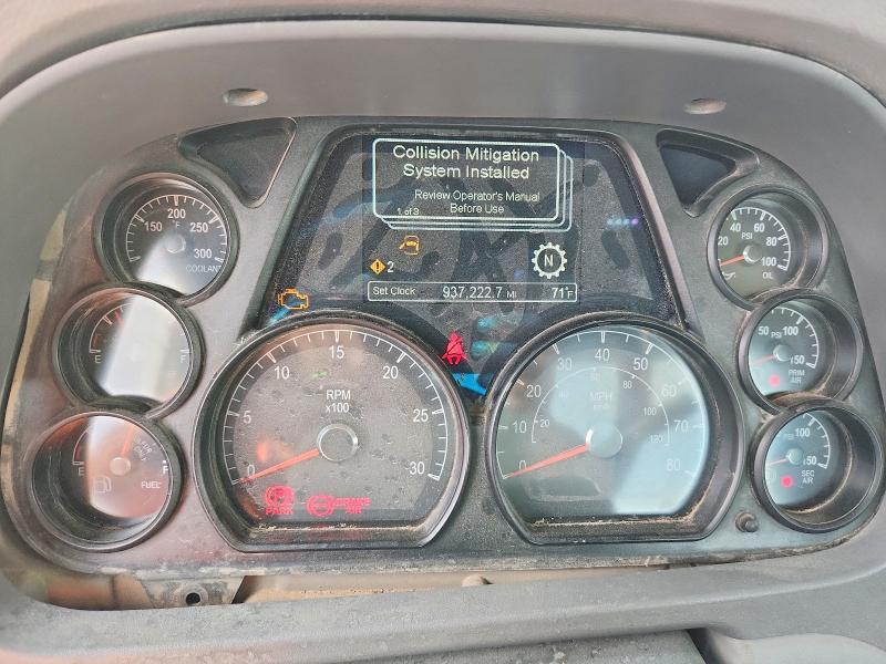 2016 Peterbilt 579 Semi Truck