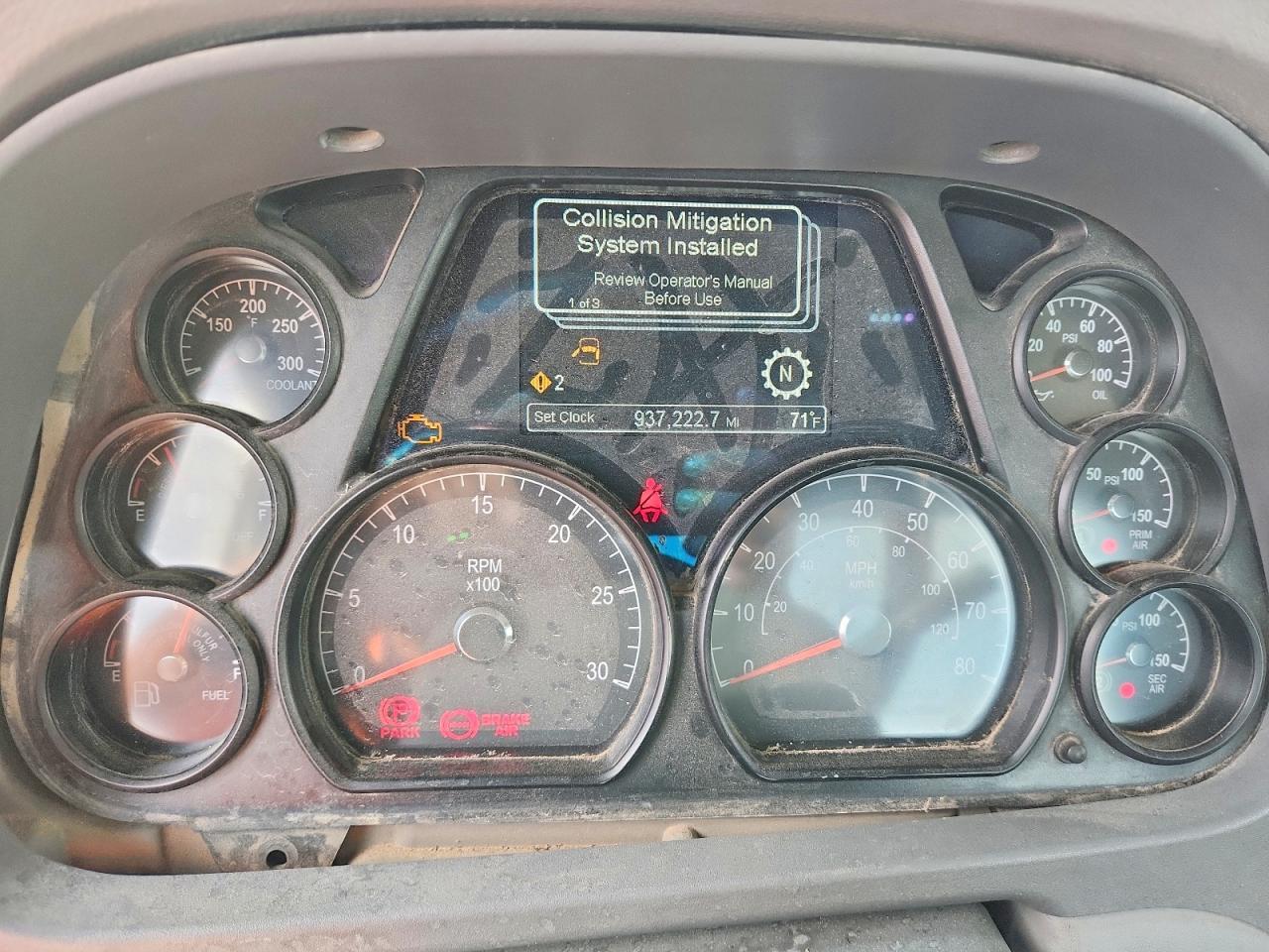 2016 Peterbilt 579 Semi Truck