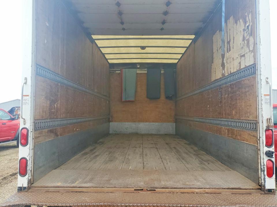 2014 Mifu 2014 Mitsubishi Fuso FEC72S BOX Truck