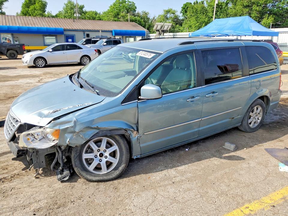 2010 Chrysler Town & Country Touring