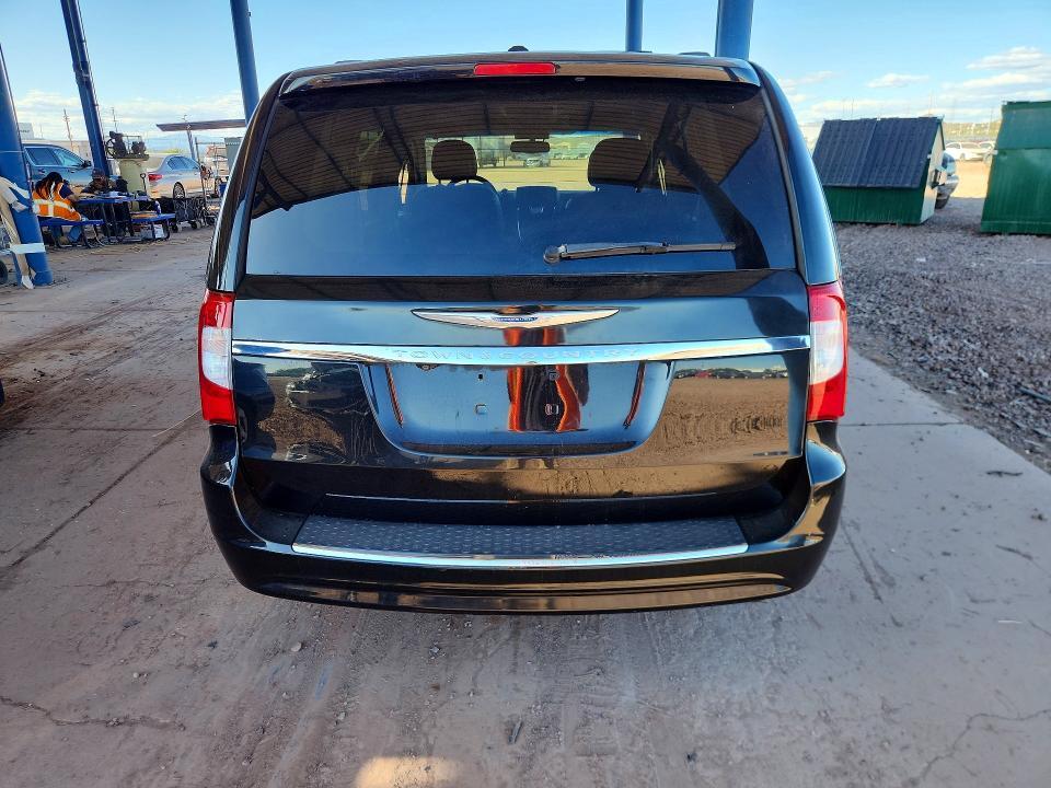 2016 Chrysler Town & Country Touring