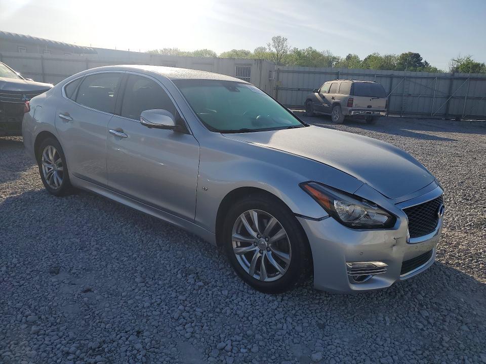 2015 Infiniti Q70 3.7