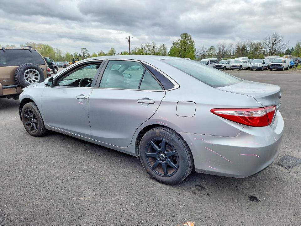 2015 Toyota Camry le
