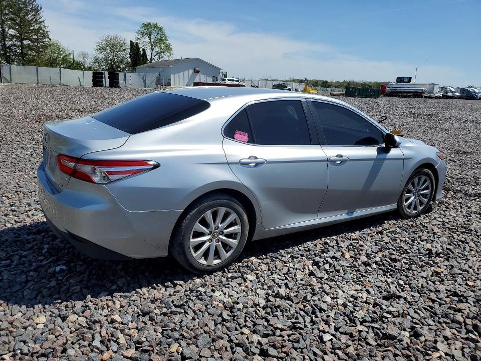 2018 Toyota Camry le
