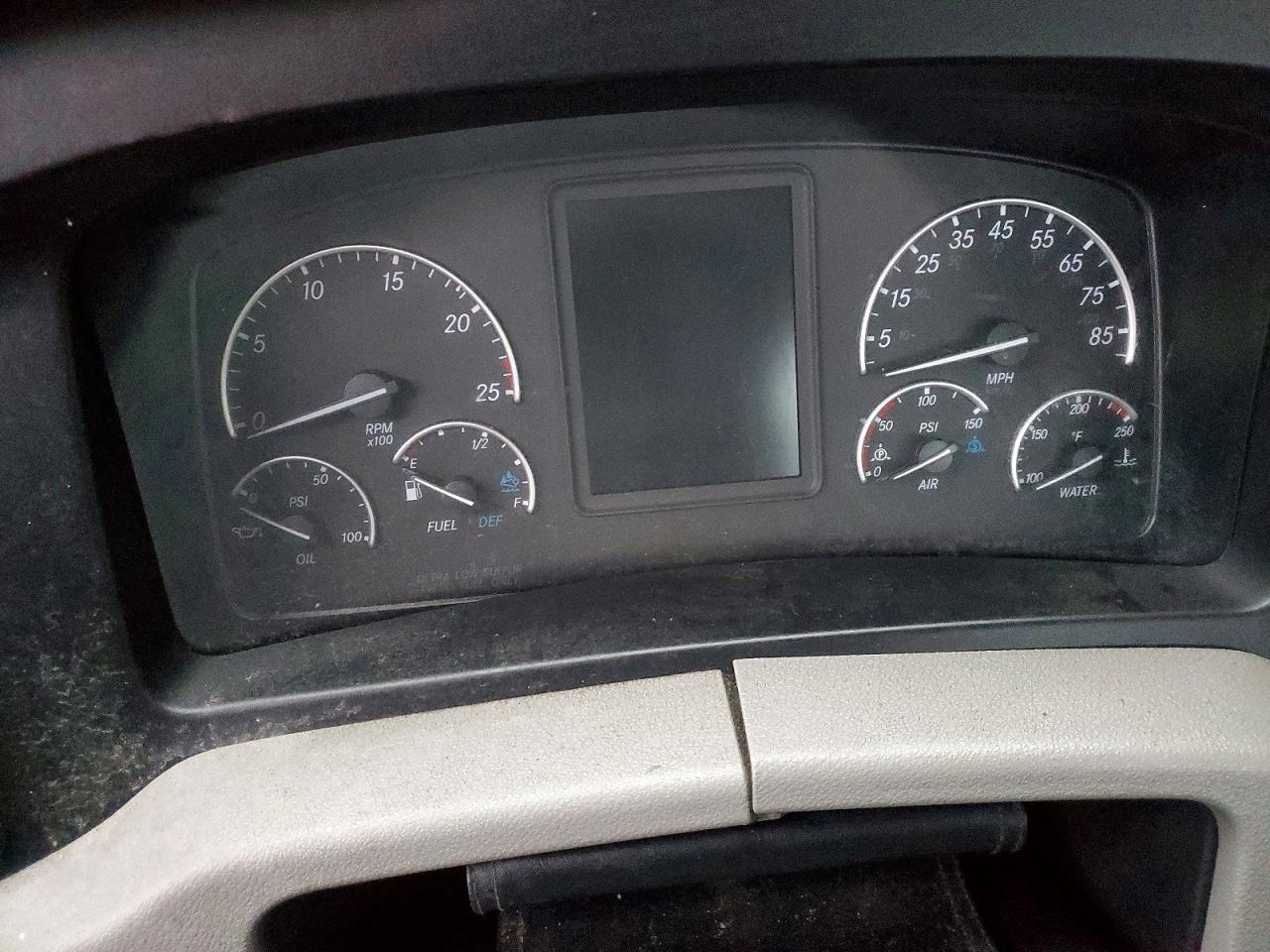 2021 Freigliner 2021 Freightliner Cascadia 126 Semi Truck