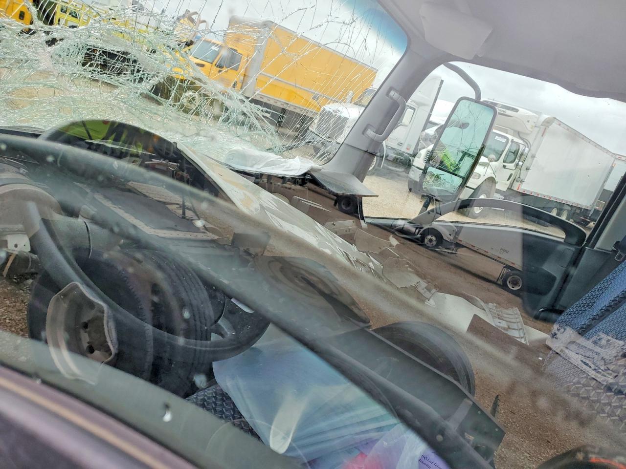 2022 Isuzu NRR