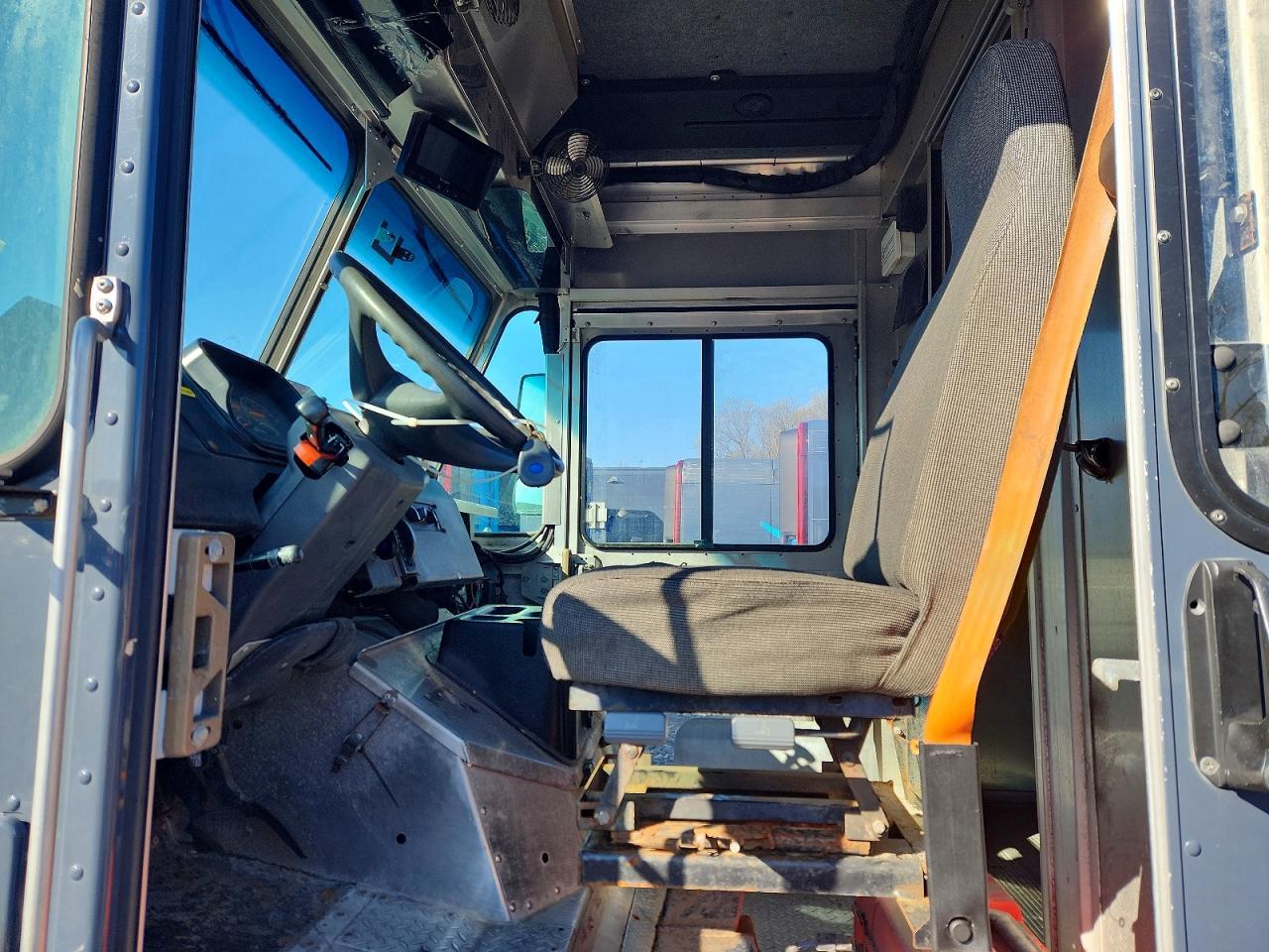 2020 Freightliner MT45G Chassis Delivery Truck