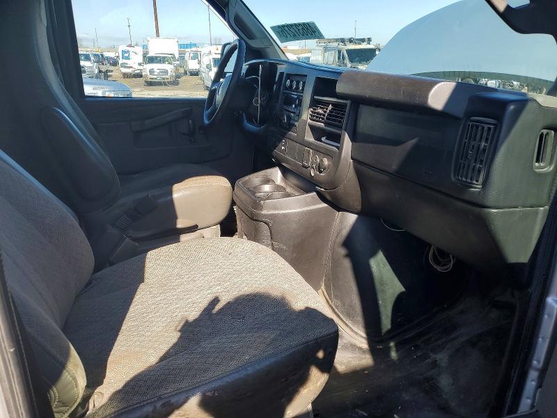 2017 GMC Savana G2500 Utility / Service Van