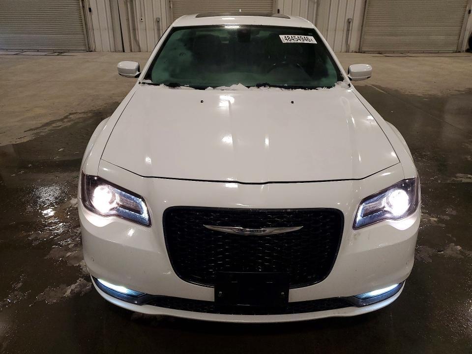 2016 Chrysler 300 s