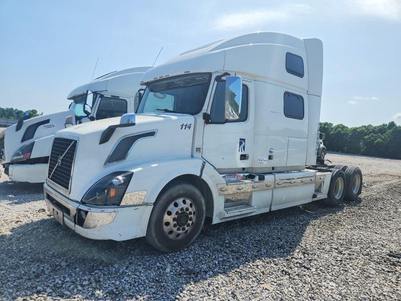 2018 Volvo VNL Semi Truck