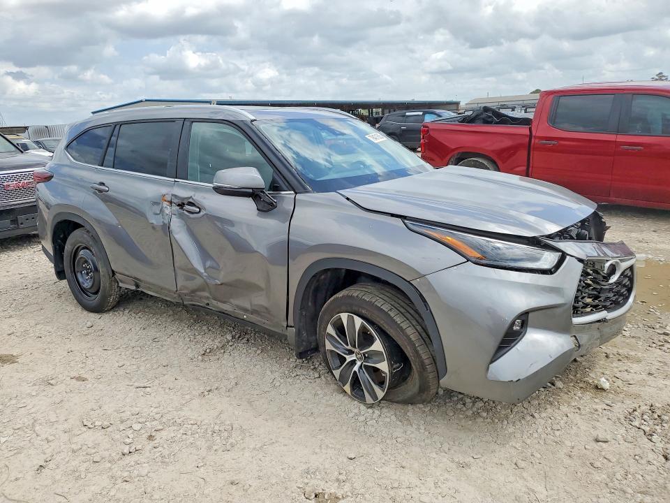 2026 Toyota Highla xle